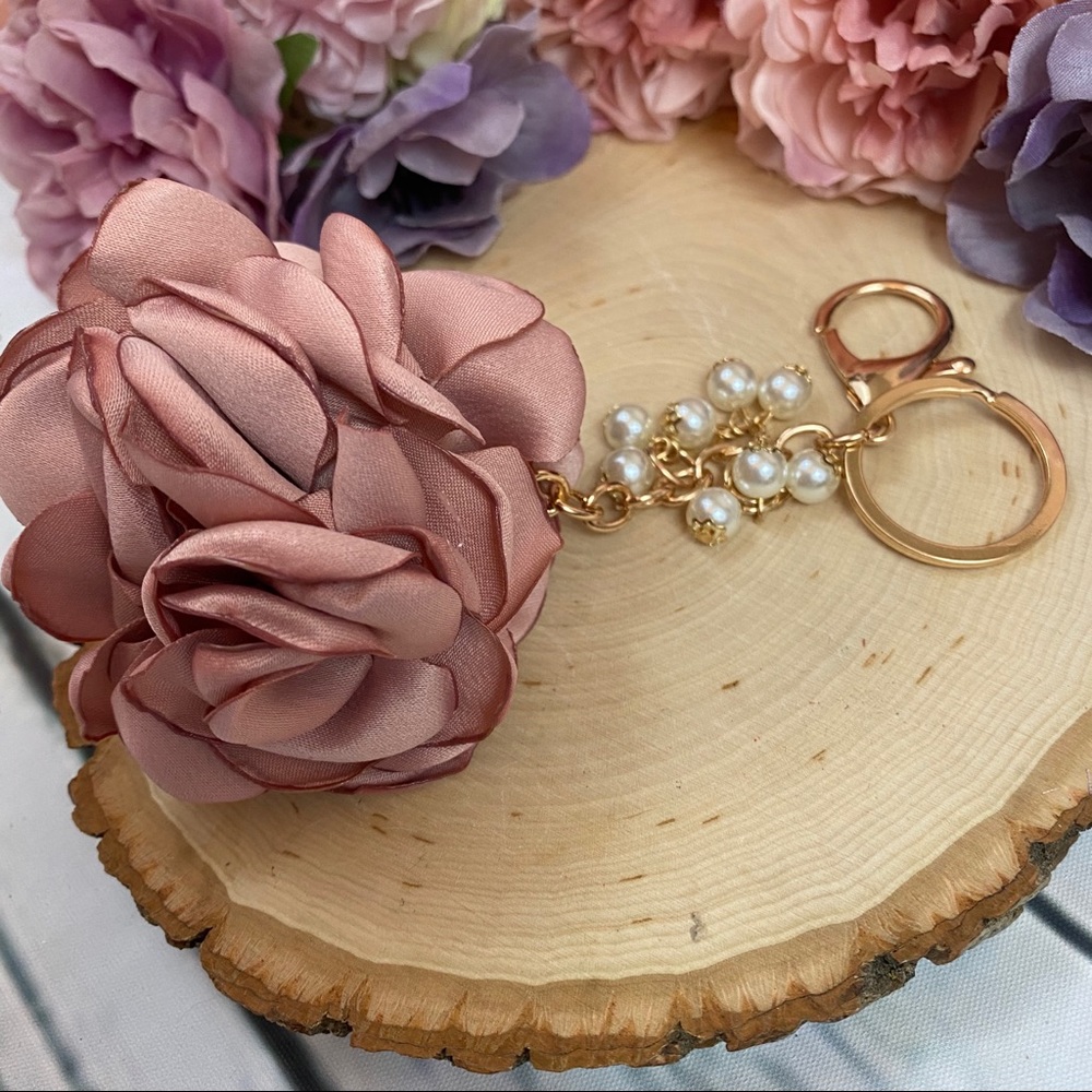 Pink Camellia Rose Keychain with Pearls - Picture 5 of 9